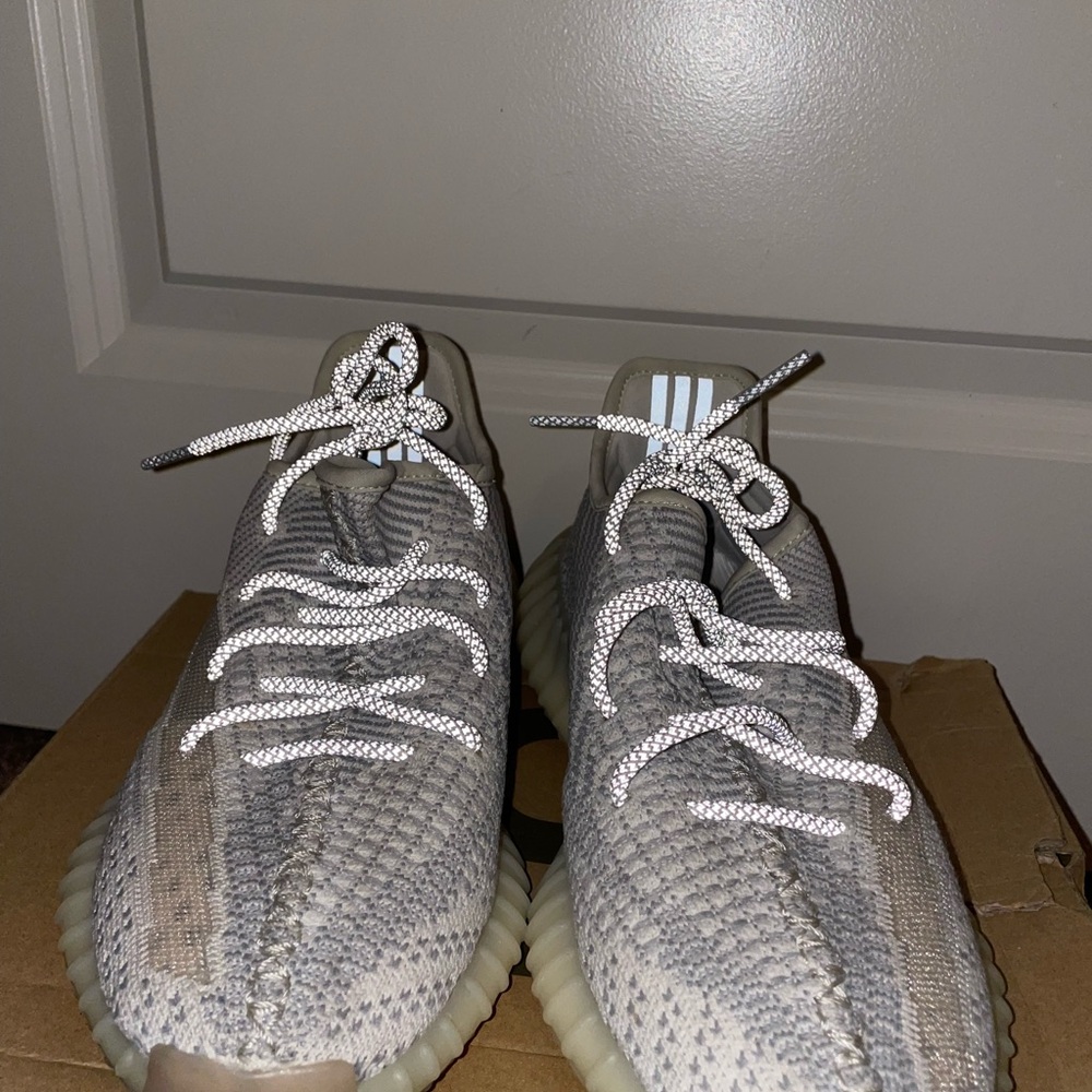 Yeezy Boost 350 V2